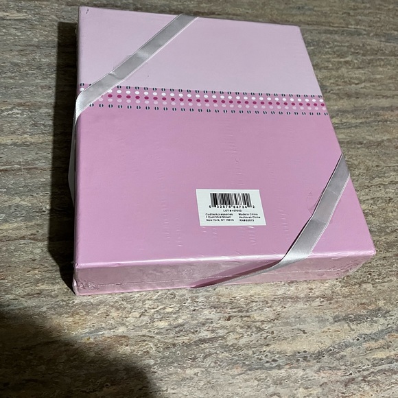NIB Cudlie photo album and keep safe box. Sealed in plastic - Picture 4 of 10